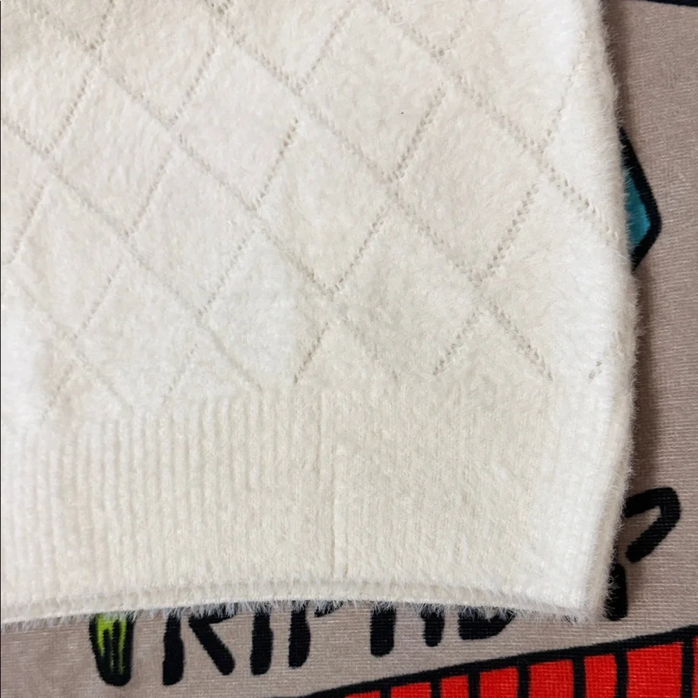 Left Point White Crewneck Sweater Runs Small ( Fits Medium ) - Picture 10 of 11